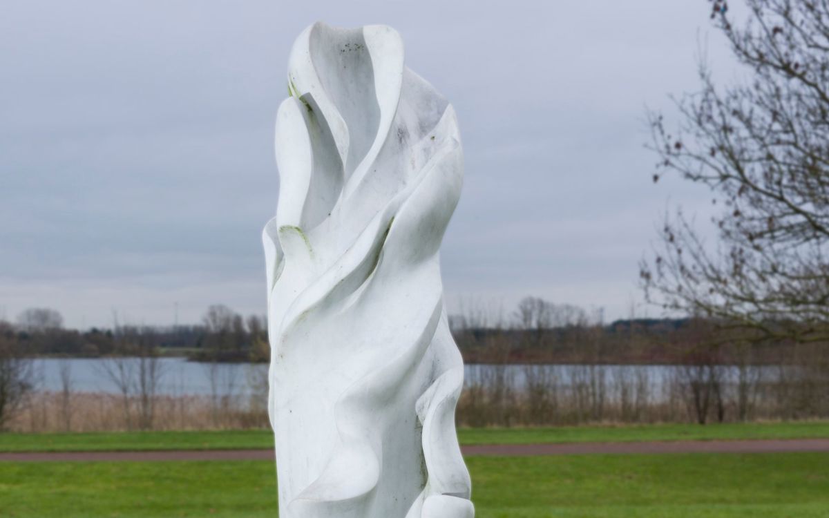 Souls in love sculpture with Willen Lake behind