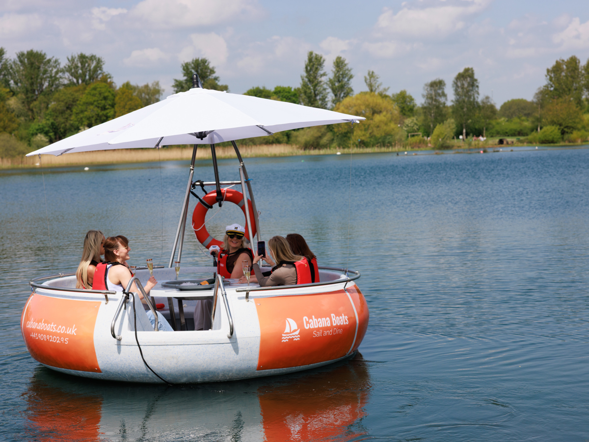 Cabana Boat sailing on Willen Lake