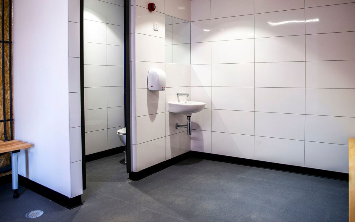 Willen Lake changing room with sink and toilet